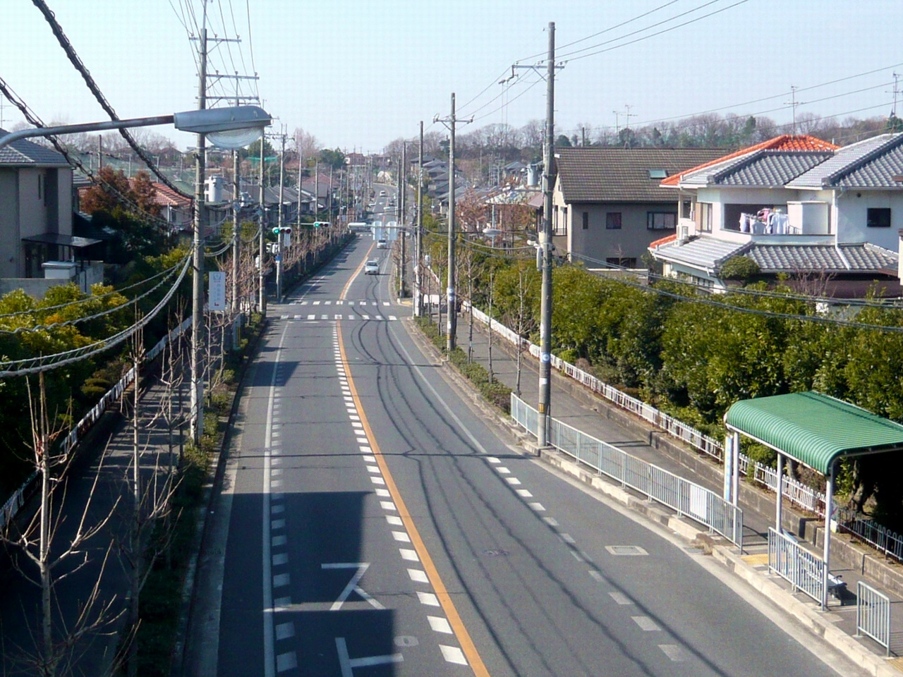梅の里住宅中バス停付近 陸橋より - panoramio
